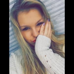 Meet your Posher, Caitlyn